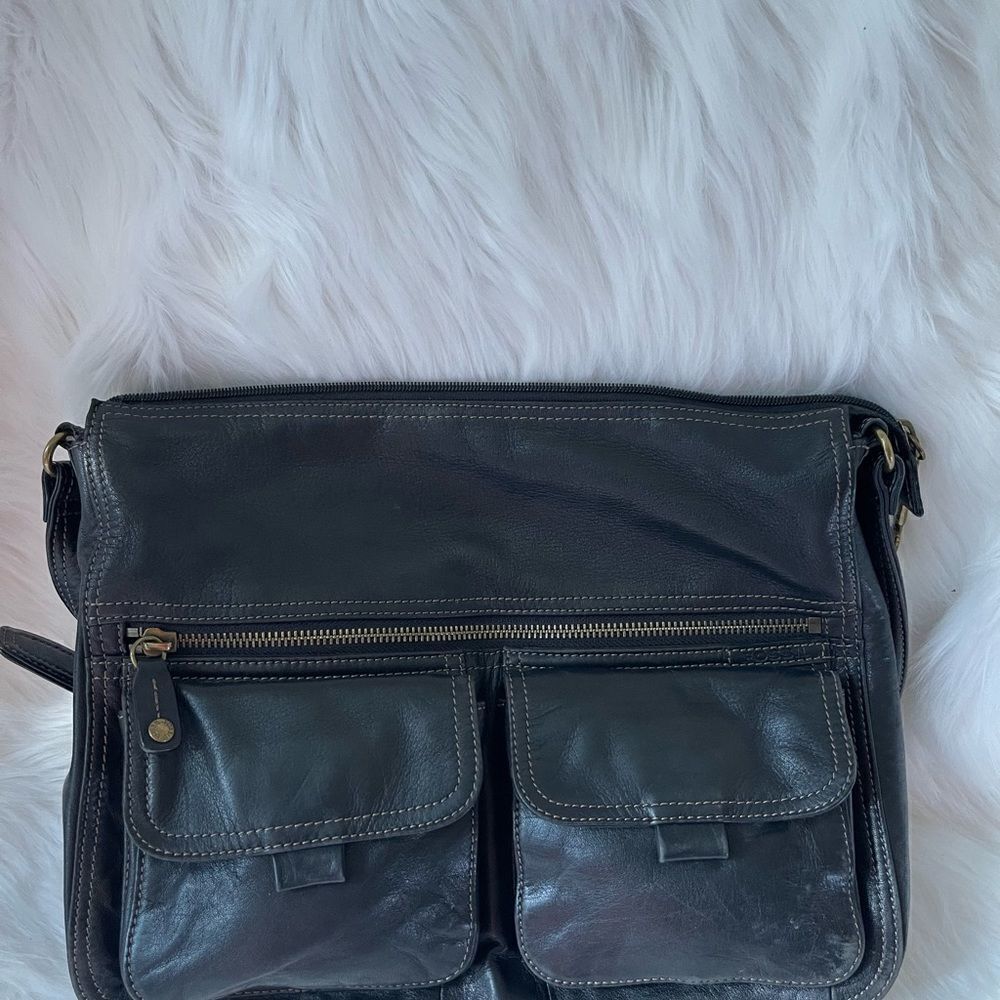 Fossil black soft leather shoulder with antique tone hardwares adjustabl… - Picture 11 of 16